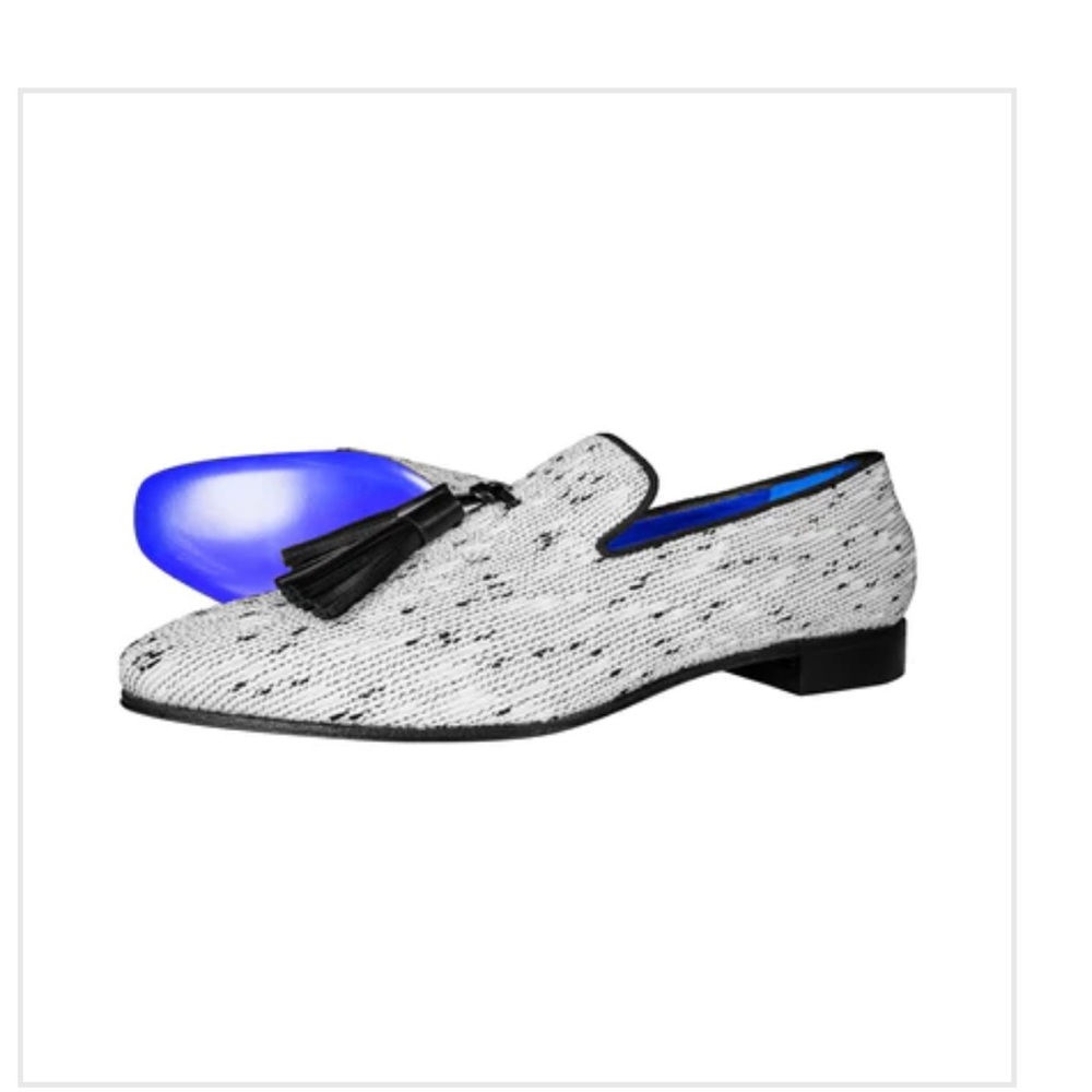 WHITE TWEED LEGARE TASSEL LOAFER: